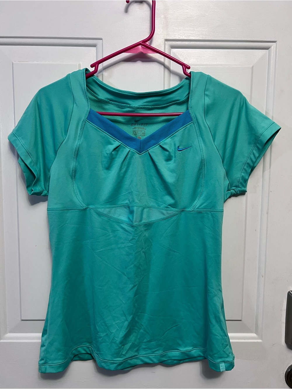 Nike Dri-FIT Women’s L Aqua Turquoise Athletic Performance Top 373930-384